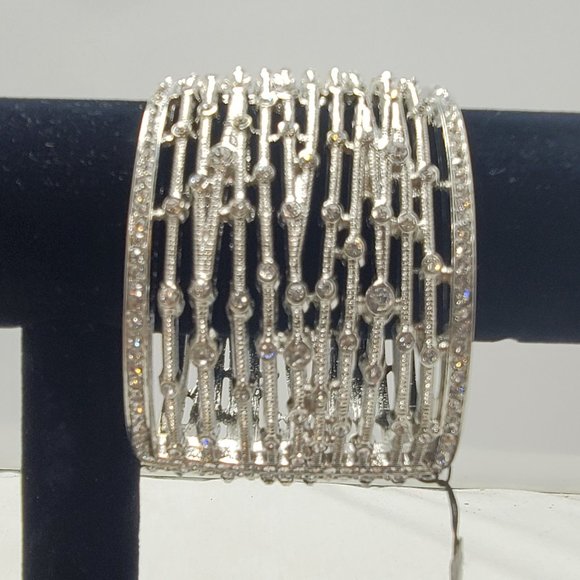 Cache rhinestone silver hinged metal bangle bracelet - Picture 2 of 8